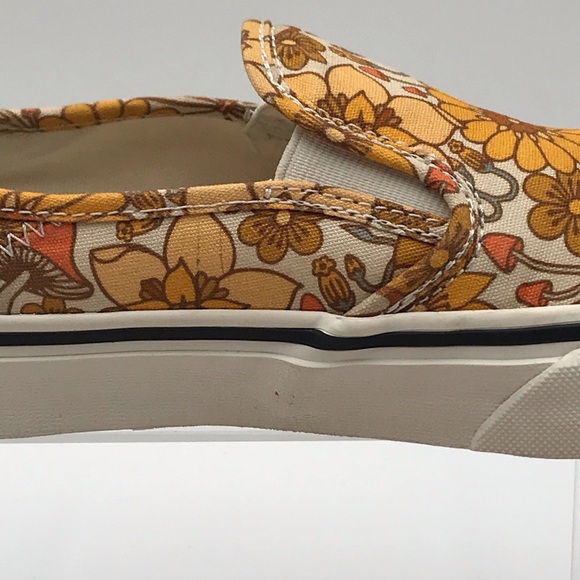 Vans Floral Slip-On Sneakers - Picture 3 of 13
